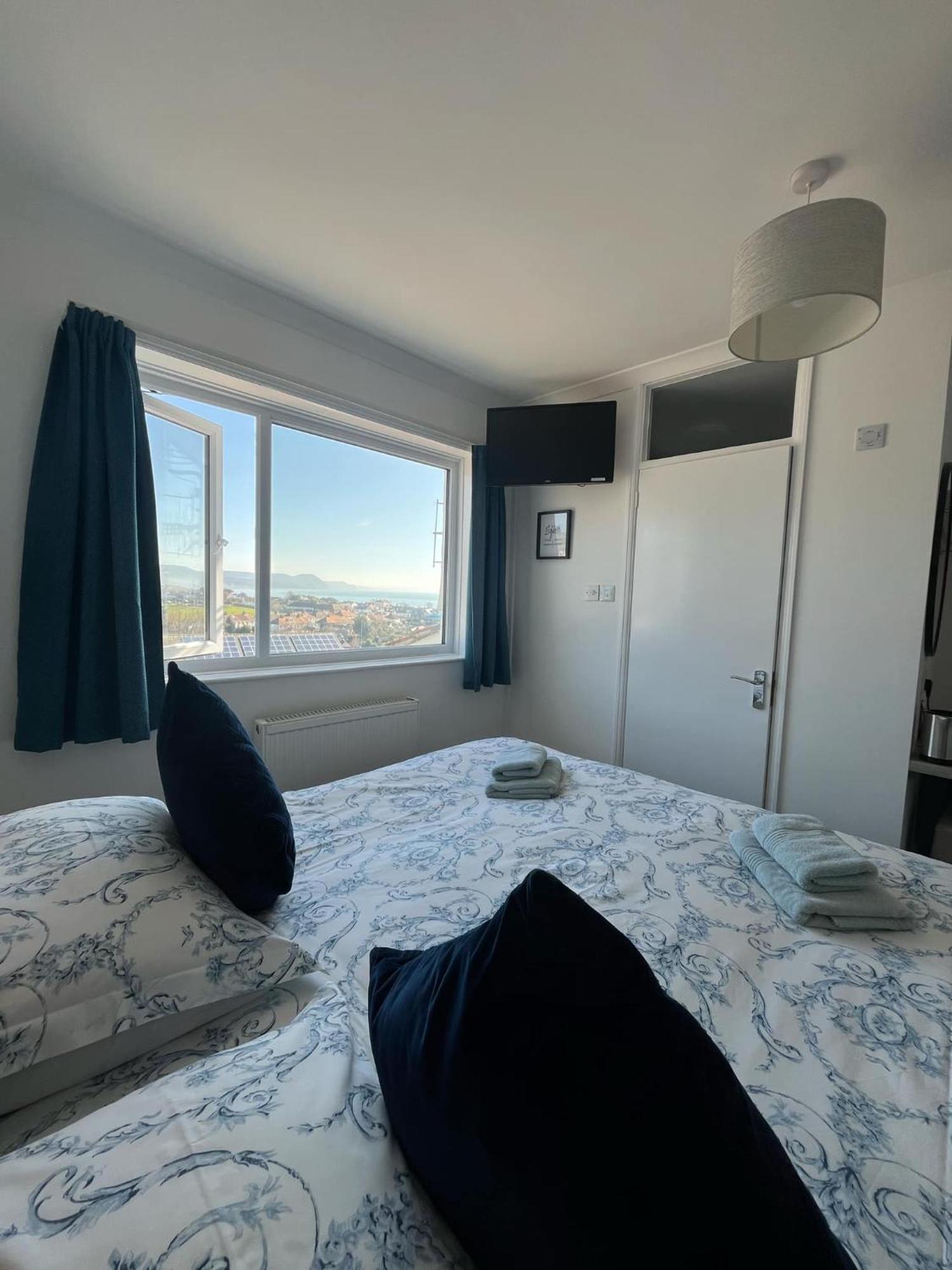 Lucerne B&B ライム・レジス エクステリア 写真